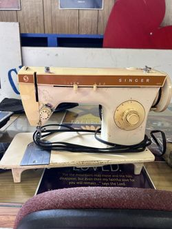 Vintage singer, sewing machine