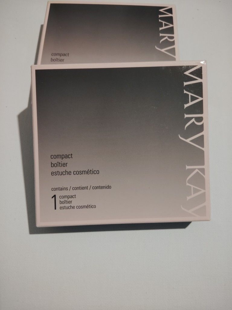 2 Mary Kay Magnetic compacts