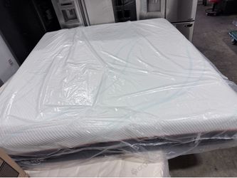 💥King mattress Tempurpedic ProAdapt firm 1.0 💥 financing available