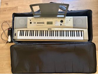Yamaha electric keyboard set