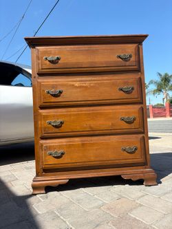 Vintage Solid Wood 4-Drawer Dresser – Real Wood – Classic Americana Style – $125