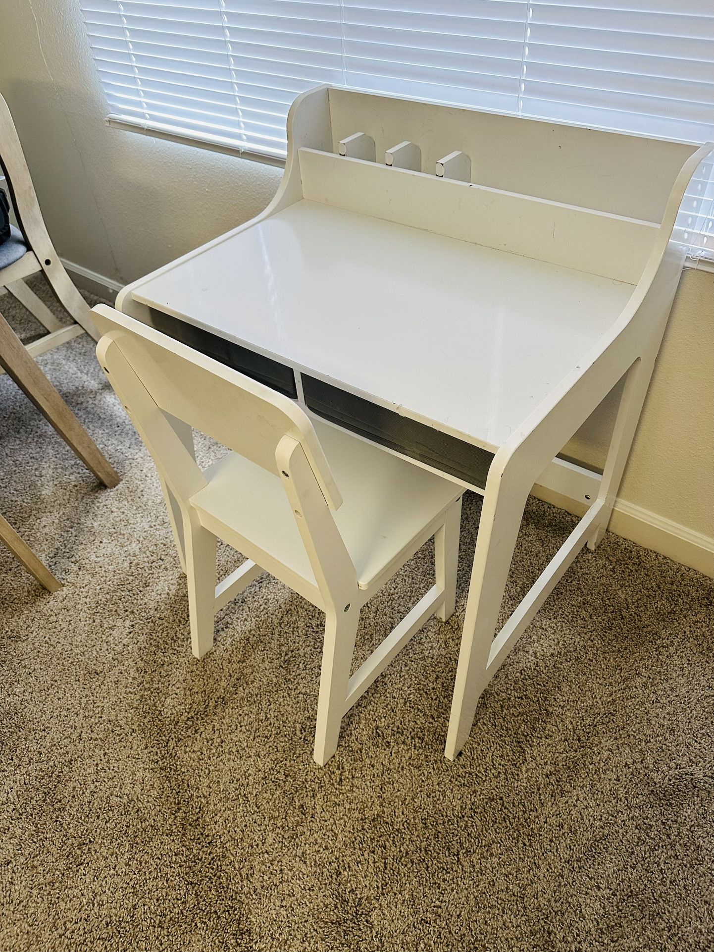 Kids Desk Chair Set
