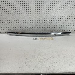 2011 2013 TOYOTA COROLLA TRUNK LID GARNISH MOLDING OEM