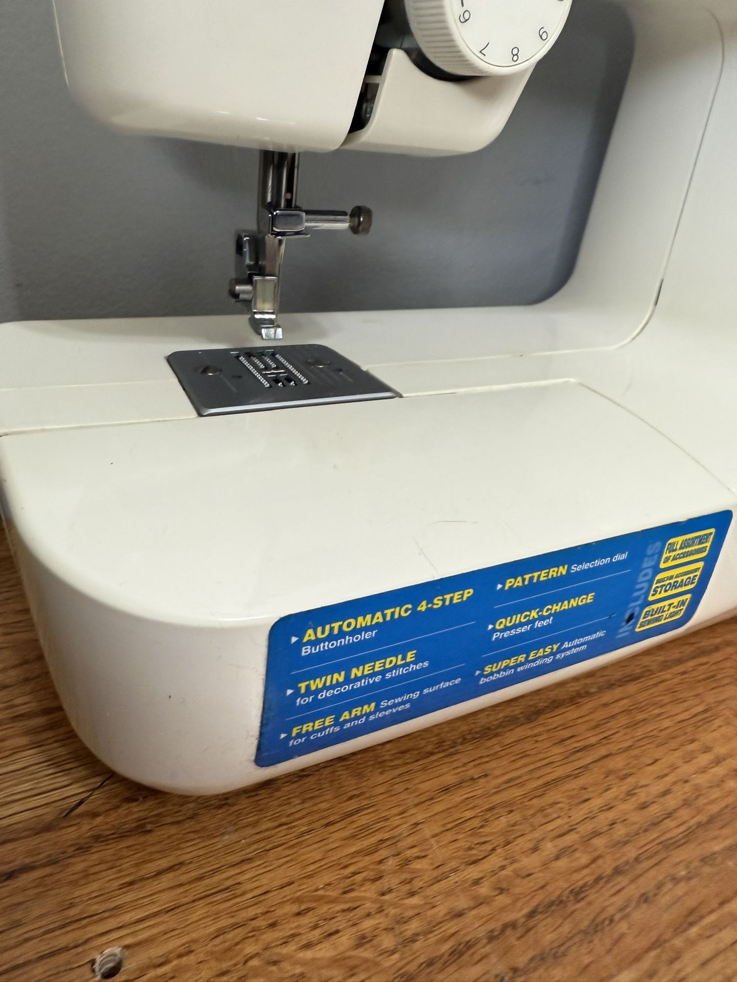 Brother LS 2125i Electric Lightweight Portable Sewing Machine Tested/ foot pedal