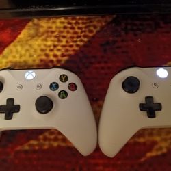 2 Xbox One Controllers Tested Working