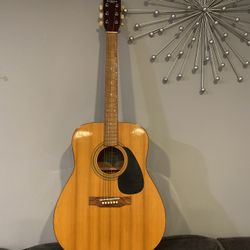 ETERNA BY YAMAHA ACOUSTIC GUITAR -WOODEN 