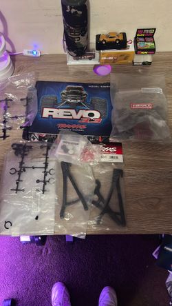 Spare Traxxas revo 3.3 parts