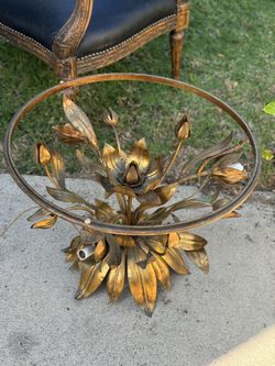 Vintage Gold Gilt Floral Mid Century Modern Lighted Side Table