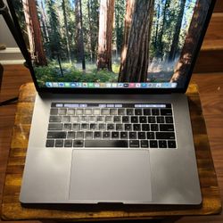 2017 Apple MacBook Pro 15 INCHES 16GB Intel I7 6Core 512GB With Only 400 Count On Battery, Excellent Shape, Comes With Charger