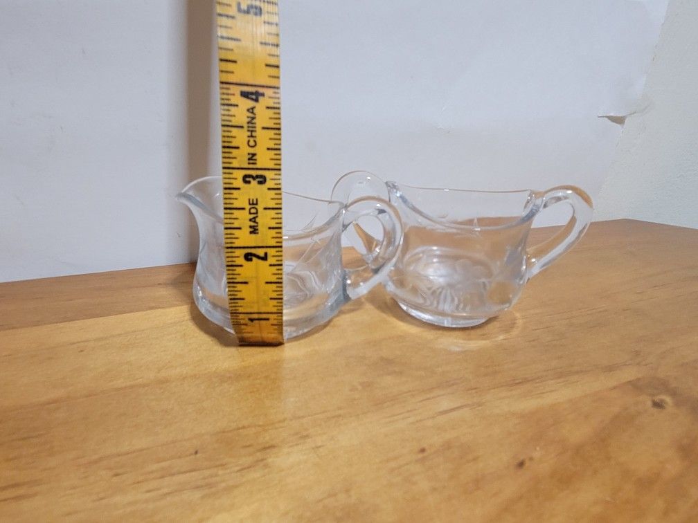 Cristal floral sugar & cream dish. A tiny invisible chip of one,