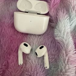 AirPods 4