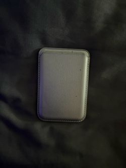 MagSafe Wallet for iPhones