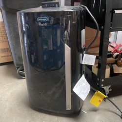 Delonghi 14000 BTU Portable AC Air Conditioner, 700 sq ft, XLarge Room, Pinguino 8600 BTU (DOE), White