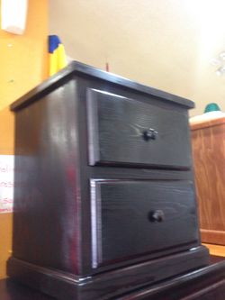 Pinewood Nightstand
