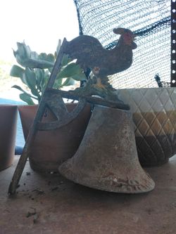 Vintage Rooster dinner bell