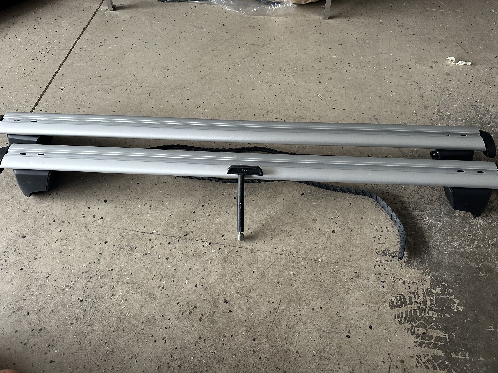AUDI Q5 ROOF RACK RAILS /CROSS BARS 2022 E1 26R-03 0568