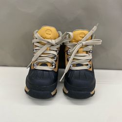 Toddler timberland. Item No 778 (Shopgoodwill)