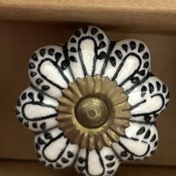 Mileh Collection Pull Knobs/ New