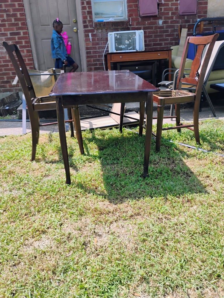 Table And Chairs No Cushions For Chairs 