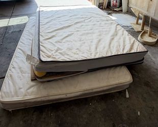 Free mattress for parts only