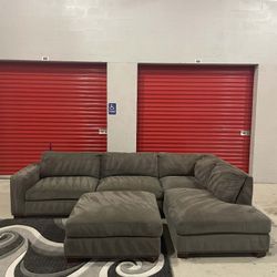 Gray Sectional Couch And Ottoman CAN DELIVER🚚