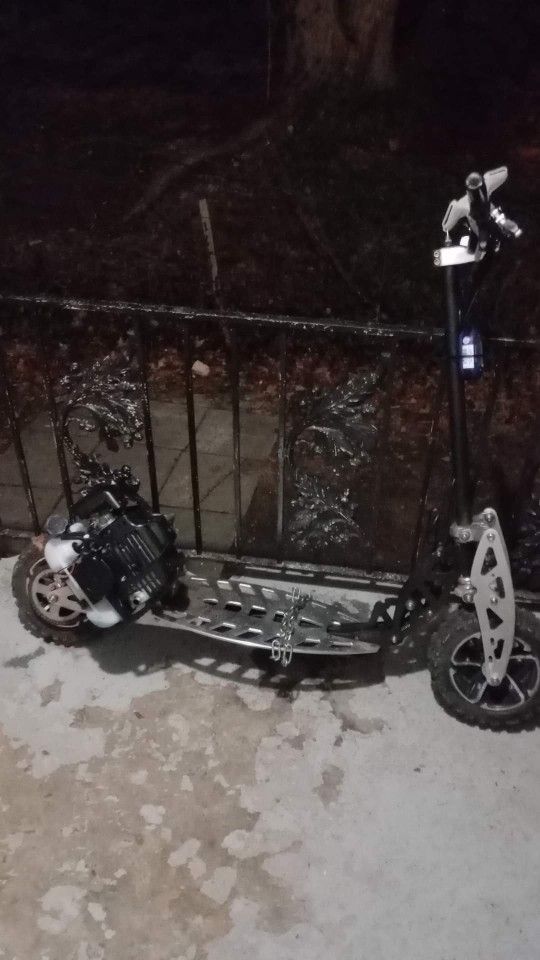 Gas Scooter 