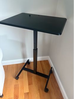 Standing office desk - adjustable height