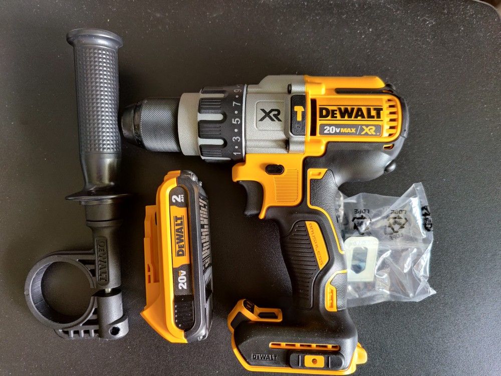 DCD996 DeWalt hammer drill XR and 2.0ah battery