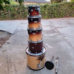 Mapex Dark-To-Natural Maple Wood Sunburst Gradient Finish 5 Piece Drums