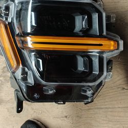 2024-26 Ford F-150 right side headlight