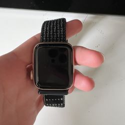 Apple Watch 5 Generation With Multiple Bands 