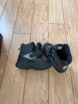 H&M winter boys boots size 10.5 with Velcro