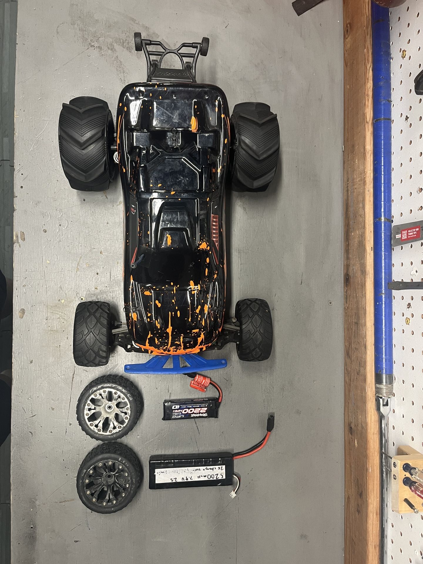 Traxxas Rustler 2wd With Loads Of Accessories