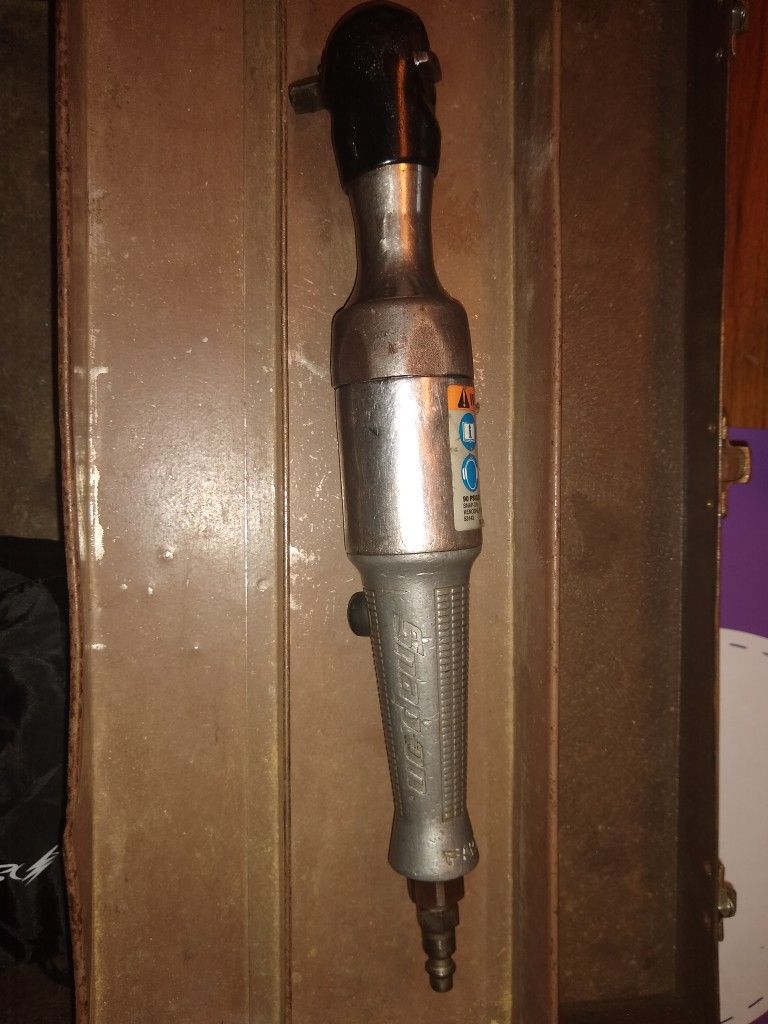 Snap On 3/8" Air Ratchet FAR72C