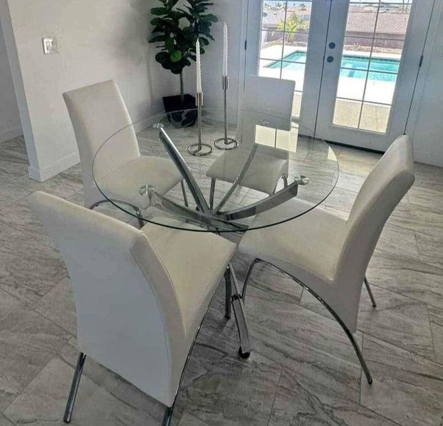 Dining set for sale. Ask for price.