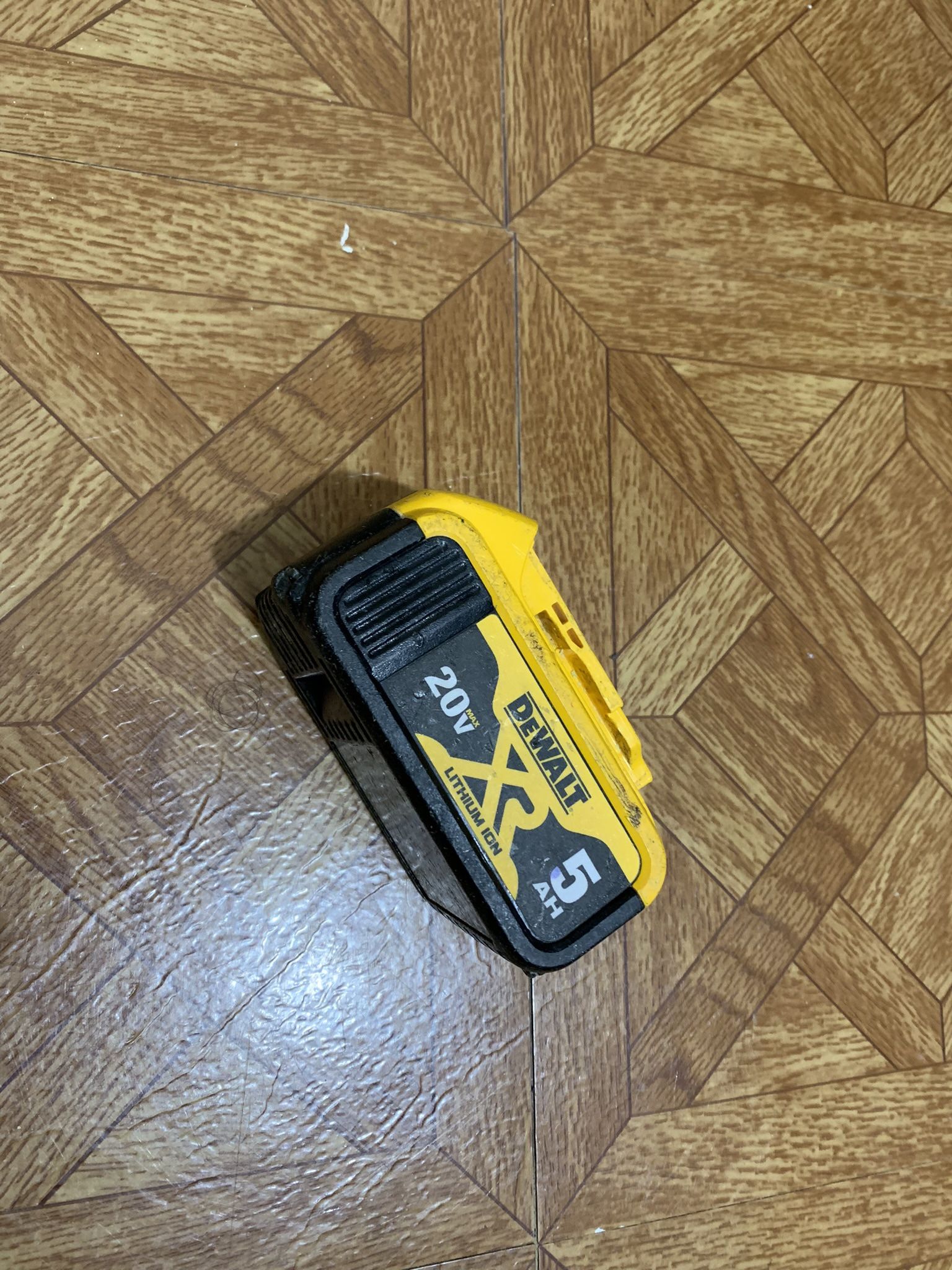 Dewalt XR 5AH