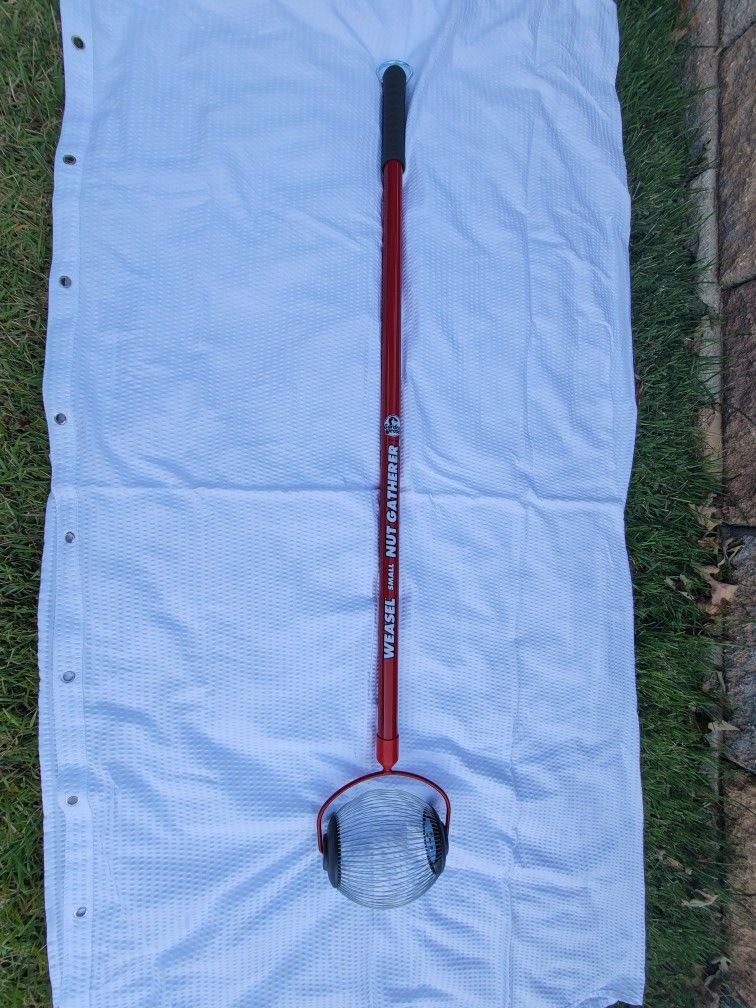 Garden Weasel Nut Gatherer - Small Cage Pick Up Small Acorns, Buckeyes, Beech Nuts Nut Collector and Picker Upper Roller
