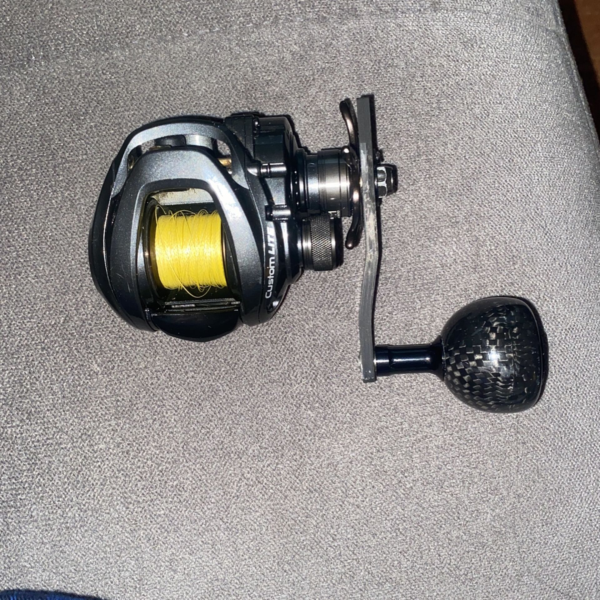 Lews Speed Spool Custom LITE with Gomexus Carbon Fiber Crank Handle