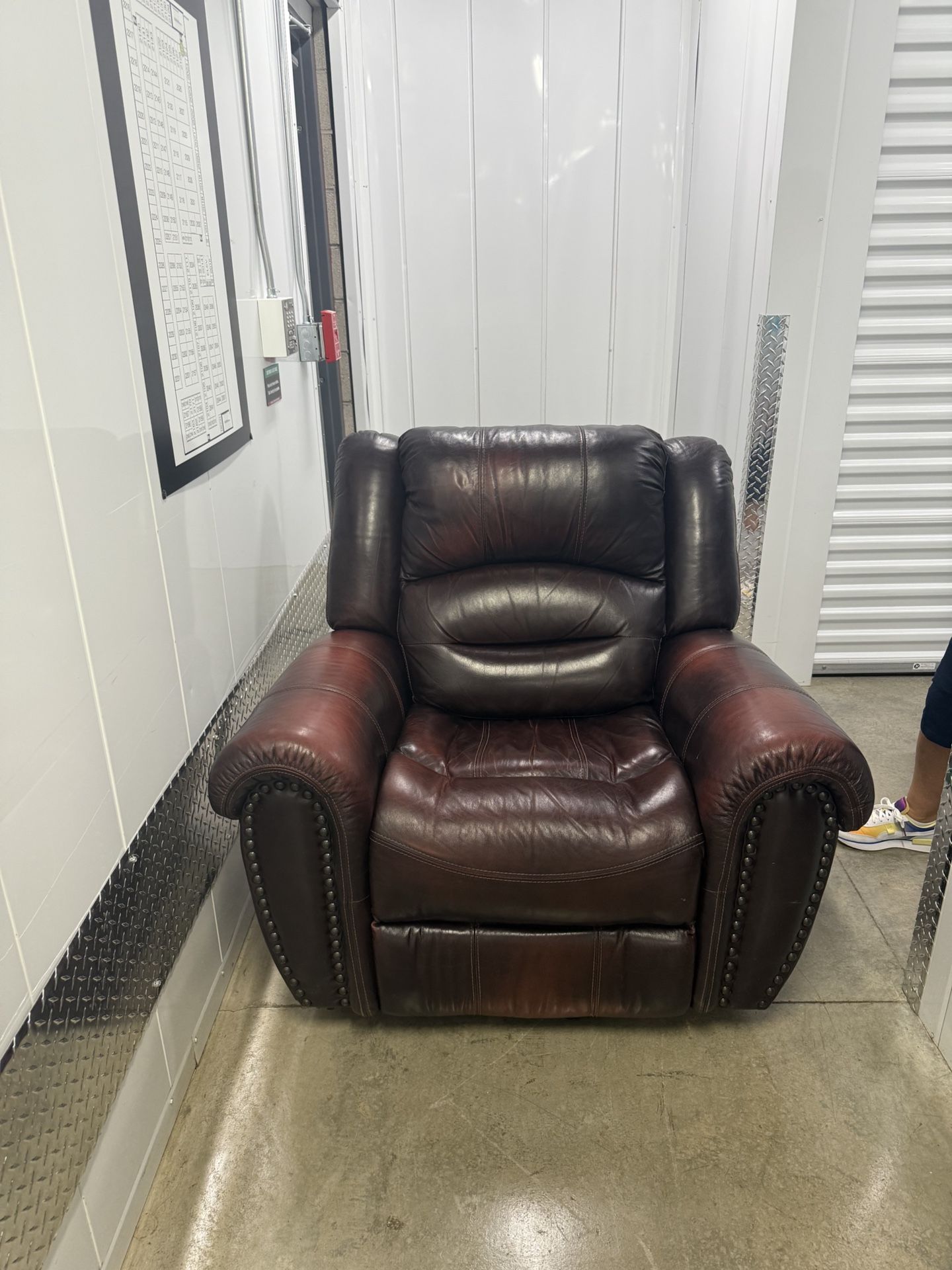 Flex steel Fine Leather