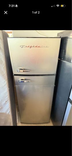 Mini refrigerator