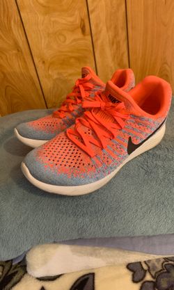 Women’s Nike shoes like new