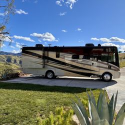 2019 Tiffin Motorhome 27k