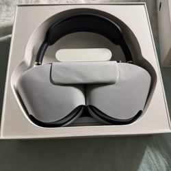 AirPods Max (new gen usb-c) brand new!!