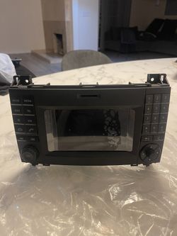 OEM Mercedes-Benz Metris Radio Media Face 447-900-90-05