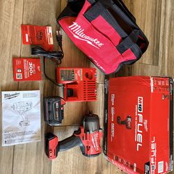 Milwaukee 1/2 in. Impact Wrench w/Friction Ring