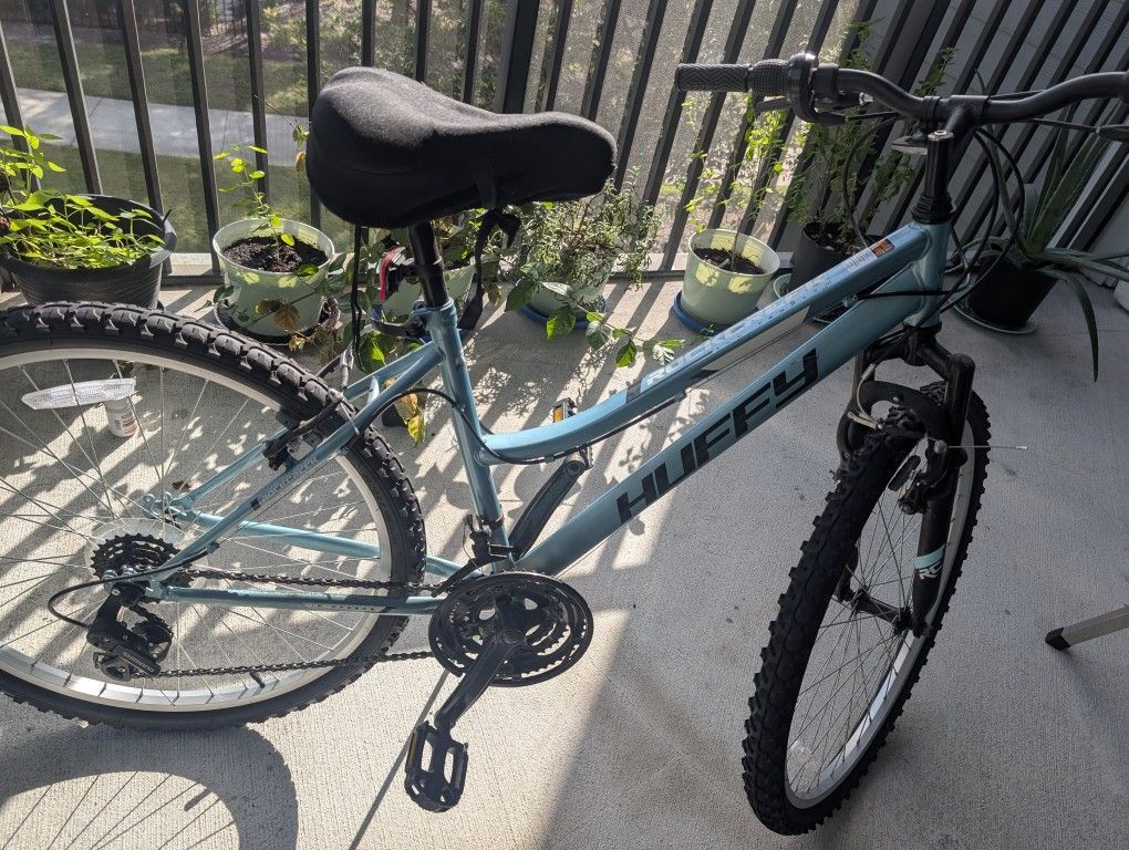 Huffy 26" Rock Creek Mountain Bike, Fits Riders 5'0"+, Mint, Adult, Women's