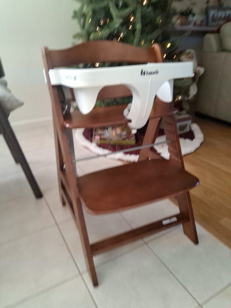 HAUK Alpha + HIGH Chair Walnut With Tray & Insert
