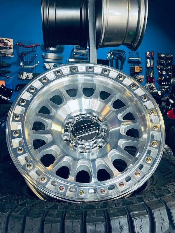 New: Kmc 18x9 8x170 Machine Wheels & 35x12.50-18 Tires Fitments: FORD. F250.. F350.. (WE FINANCE...