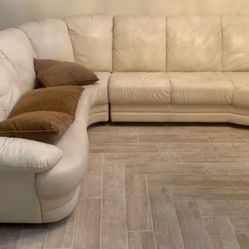 Beautiful Luxury Italian Leather Sectional Sofa