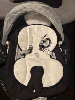 Electric baby swing
